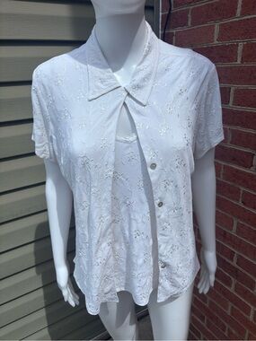 VTG EXPRESS COMPAGNIE INTERNATIONALE WHITE FLORAL ACCENT TWINSET SIZE MEDIUM